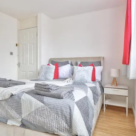 Serviced Apartment - Exel & O2 & Canning Town - Home Away From Home Лондон Экстерьер фото