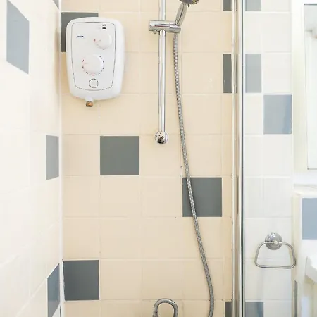 Serviced Apartment - Exel & O2 & Canning Town - Home Away From Home Лондон Экстерьер фото