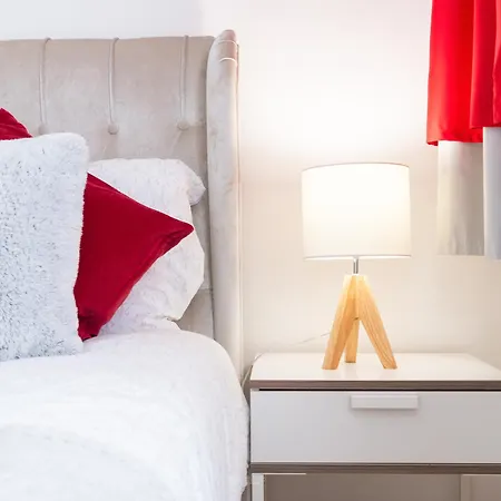 Serviced Apartment - Exel & O2 & Canning Town - Home Away From Home Лондон Экстерьер фото