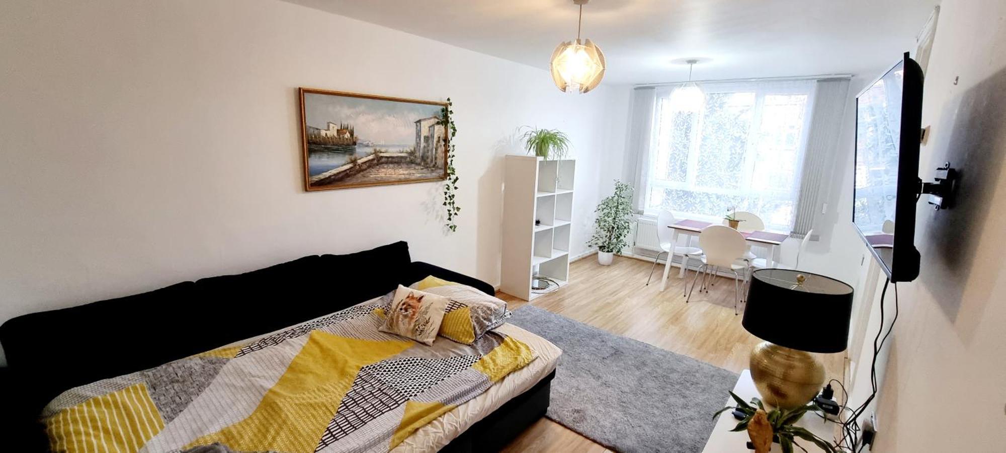 Serviced - Exel & O2 & Canning Town - Away From * Лондон