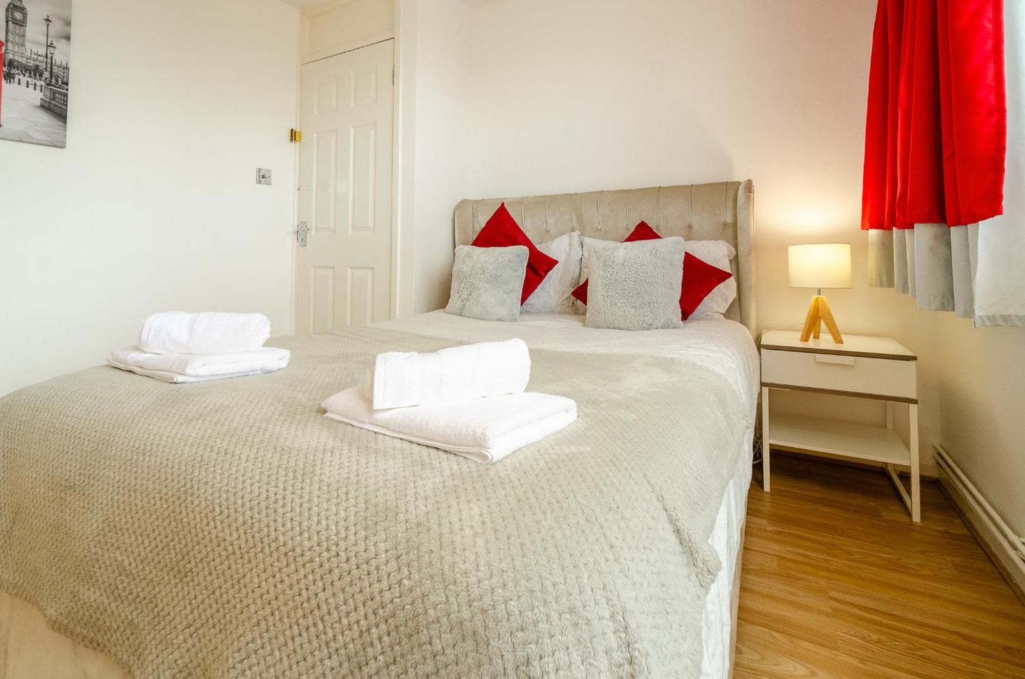 Serviced - Exel & O2 & Canning Town - Away From Апартаменты